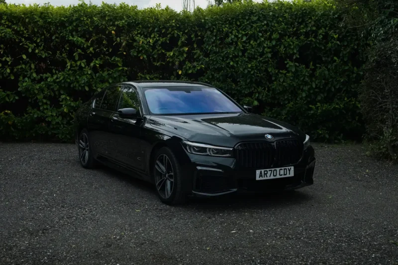 BMW 7 Series photo 1