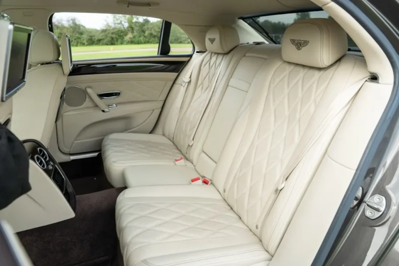 Bentley Flying Spur photo 1