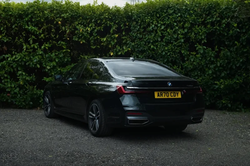 BMW 7 Series photo 2