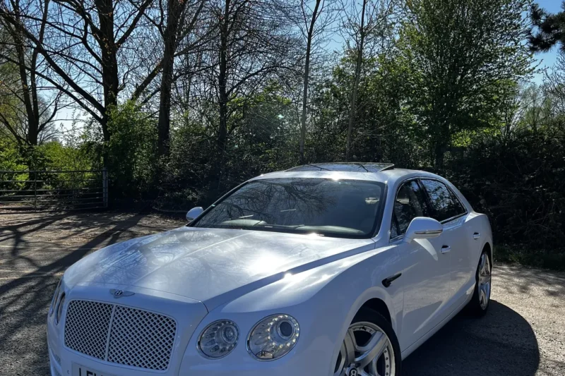 Bentley Flying Spur photo 2