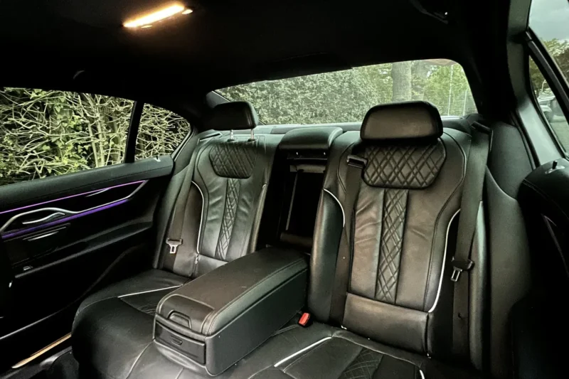 BMW 7 Series photo 3