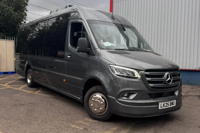 Mercedes Sprinter Executive Minibus photo 3
