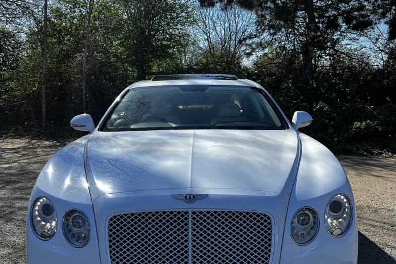 Bentley Flying Spur photo 3